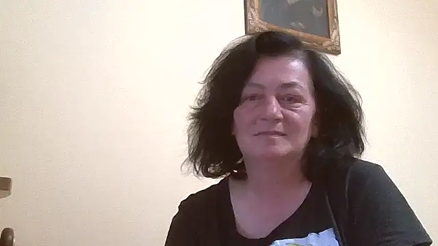 Snapshot of GypsiQueen2 chatting on May 2, 5:40 pm GypsiQueen2 online show from May 2, 5:40 pm