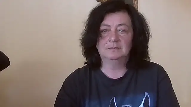 Snapshot of GypsiQueen2 chatting on May 3, 3:07 pm GypsiQueen2 online show from May 3, 3:07 pm