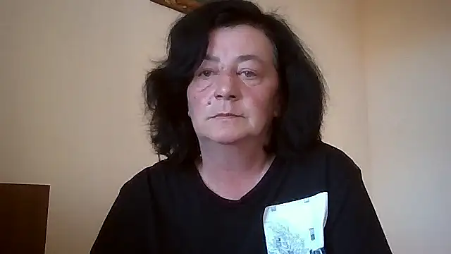 Snapshot of GypsiQueen2 chatting on May 13, 4:04 pm GypsiQueen2 online show from May 13, 4:04 pm
