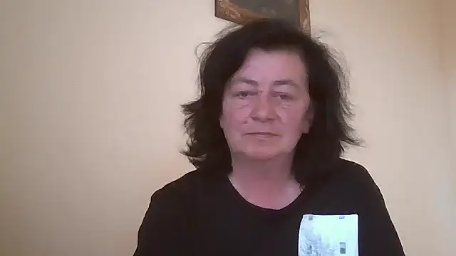 Snapshot of GypsiQueen2 chatting on May 18, 3:29 pm GypsiQueen2 online show from May 18, 3:29 pm
