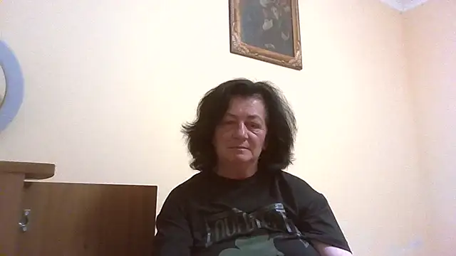 Snapshot of GypsiQueen2 chatting on May 23, 7:51 pm GypsiQueen2 online show from May 23, 7:51 pm
