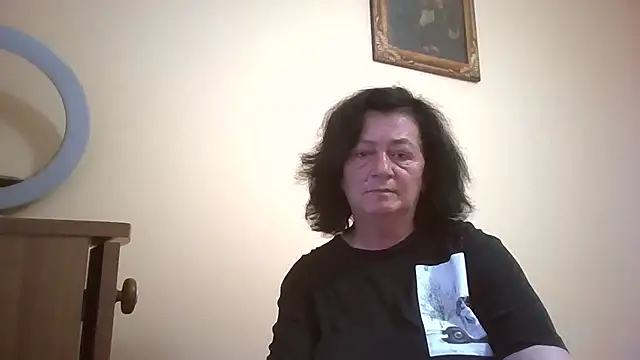 Snapshot of GypsiQueen2 chatting on June 2, 5:48 pm GypsiQueen2 online show from June 2, 5:48 pm