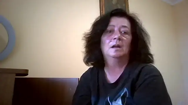 Snapshot of GypsiQueen2 chatting on June 4, 5:30 pm GypsiQueen2 online show from June 4, 5:30 pm