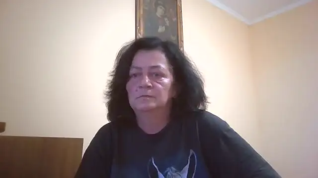 Snapshot of GypsiQueen2 chatting on June 10, 6:07 pm GypsiQueen2 online show from June 10, 6:07 pm