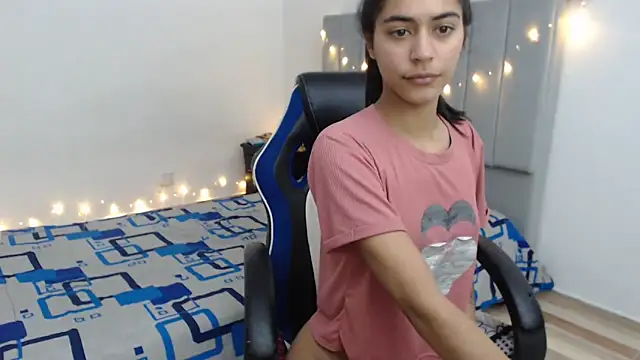 Snapshot of imSophia chatting on March 12, 8:41 pm imSophia online show from March 12, 8:41 pm