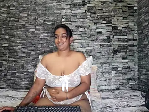Xindias fantasyX online show from May 25, 6:47 pm