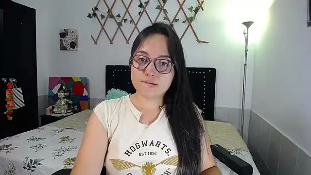naughty girl 4u online show from May 18, 6:36 pm