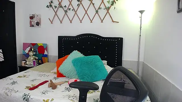 naughty girl 4u online show from May 19, 9:21 pm