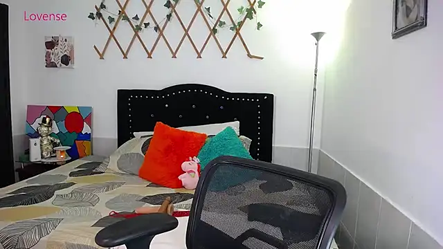 naughty girl 4u online show from July 9, 7:29 pm