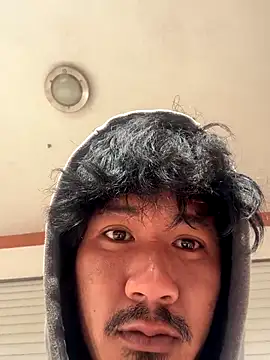 juniiorre online show from October 26, 11:38 am