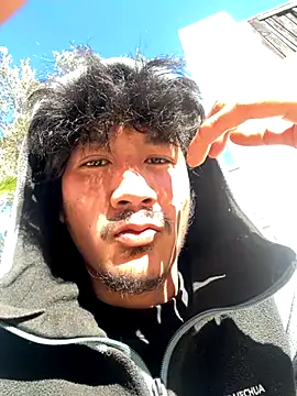 juniiorre online show from November 3, 8:48 am