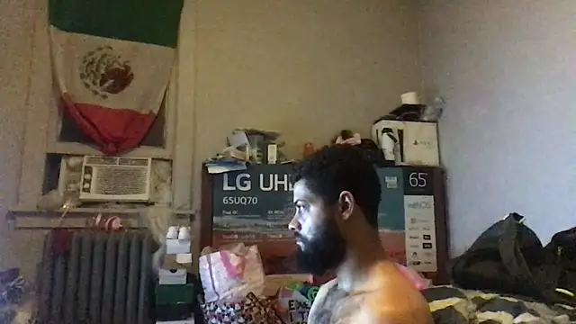 Snapshot of mondo29 chatting on December 22, 1:23 am mondo29 online show from December 22, 1:23 am