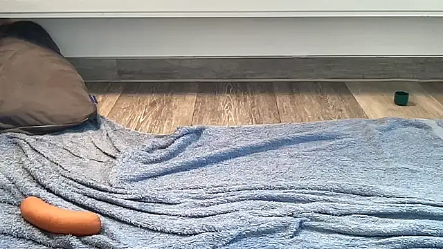 Snapshot of shyguy728683 chatting on September 23, 4:32 pm shyguy728683 online show from September 23, 4:32 pm