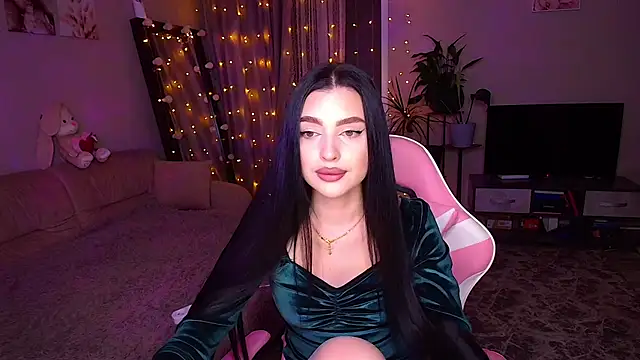   Malika   online show from December 5, 3:30 pm