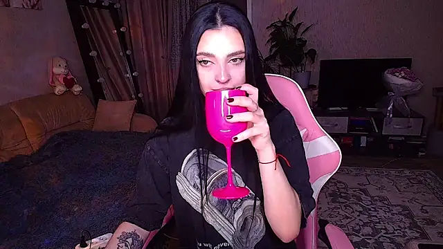   Malika   online show from February 21, 3:35 pm