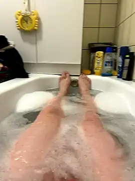 Snapshot of David19932908 chatting on December 10, 5:22 pm David19932908 online show from December 10, 5:22 pm