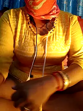 Snapshot of Bengali-boudi chatting on December 12, 6:21 pm Bengali-boudi online show from December 12, 6:21 pm