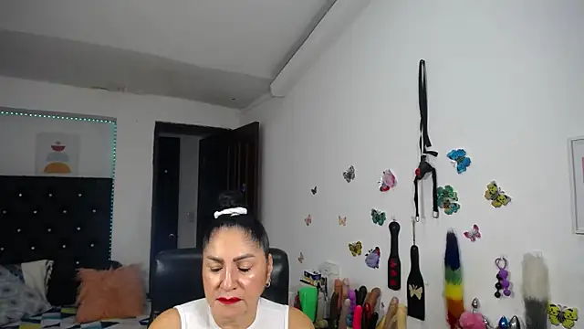 mature bigboobs10 online show from June 21, 4:15 am