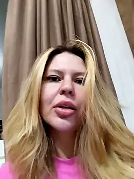 Snapshot of Lovers__Annn chatting on September 18, 1:24 pm Lovers Annn online show from September 18, 1:24 pm