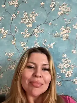 Snapshot of Lovers__Annn chatting on November 28, 6:27 am Lovers Annn online show from November 28, 6:27 am