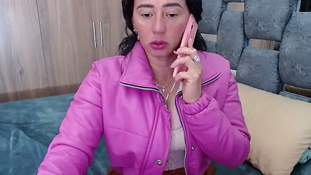 sara hott 1 online show from February 21, 6:48 pm