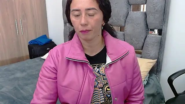 sara hott 1 online show from February 21, 9:54 pm