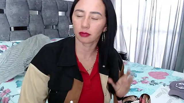 sara hott 1 online show from September 26, 8:02 pm