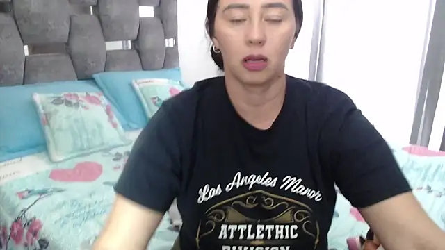 sara hott 1 online show from March 12, 7:31 pm