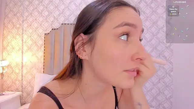 Pia Johnson  online show from November 29, 11:24 am