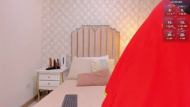 Pia Johnson  online show from January 14, 11:27 am