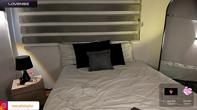 MERIDA TAYLOR online show from February 4, 1:06 pm