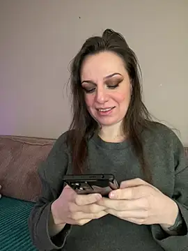 Snapshot of hades4ness chatting on March 19, 8:23 am hades4ness online show from March 19, 8:23 am