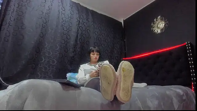 amareto queen online show from December 16, 3:22 pm