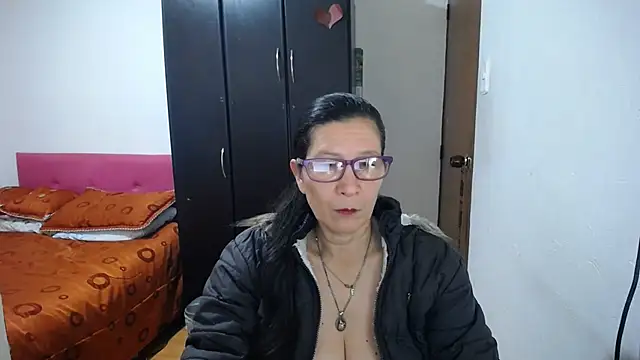 latin49 online show from July 1, 5:09 am
