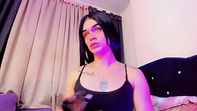Snapshot of lesly_xx chatting on July 8, 3:33 am lesly xx online show from July 8, 3:33 am
