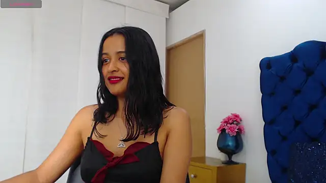 Snapshot of Lili666_ chatting on May 9, 3:23 am Lili666 online show from May 9, 3:23 am