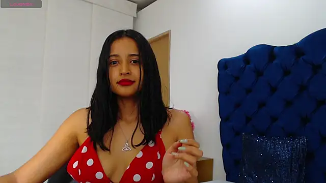 Snapshot of Lili666_ chatting on May 10, 3:33 am Lili666 online show from May 10, 3:33 am