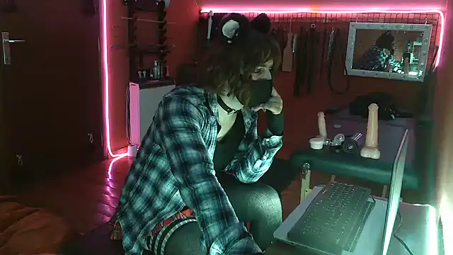 Snapshot of Ginny-the-bdsm-nympho chatting on March 13, 6:01 pm Ginny-the-bdsm-nympho online show from March 13, 6:01 pm