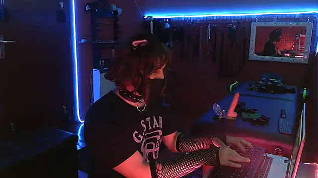 Snapshot of Ginny-the-bdsm-nympho chatting on October 19, 4:51 pm Ginny-the-bdsm-nympho online show from October 19, 4:51 pm