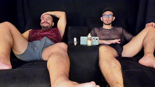 dylanstrong  online show from March 20, 1:35 am