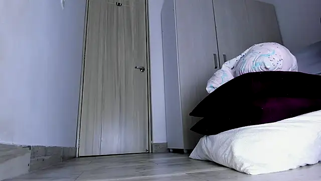 Snapshot of Skarleth69 chatting on November 4, 3:38 am Skarleth69 online show from November 4, 3:38 am