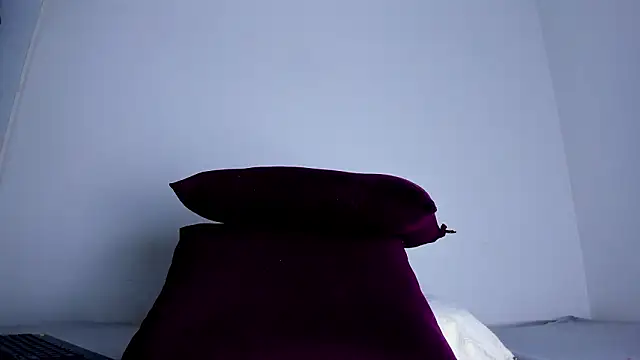 Snapshot of Skarleth69 chatting on January 19, 2:48 am Skarleth69 online show from January 19, 2:48 am