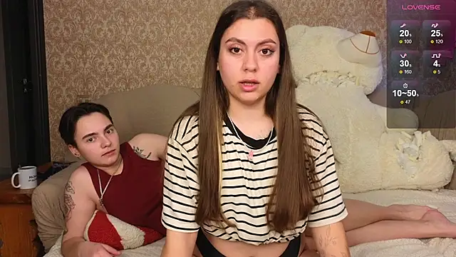 twobabesweet online show from September 25, 2:48 am