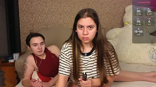 twobabesweet online show from October 16, 8:04 am