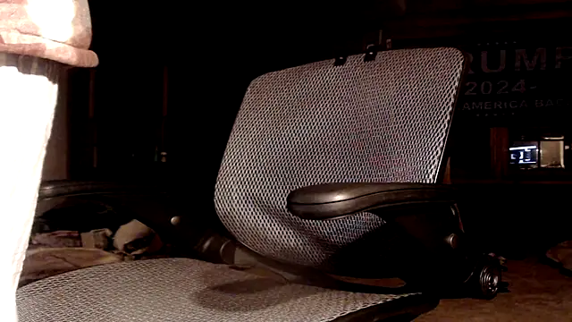 Snapshot of cashmasterzobistone chatting on March 3, 1:42 am cashmasterzobistone online show from March 3, 1:42 am