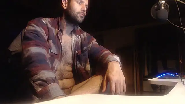 Snapshot of cashmasterzobistone chatting on March 13, 3:00 am cashmasterzobistone online show from March 13, 3:00 am