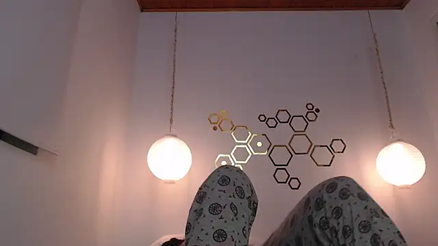 adriscute online show from February 3, 6:45 am