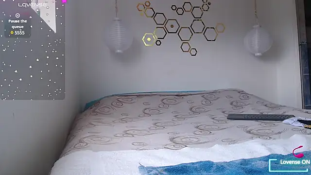 adriscute online show from February 10, 8:53 pm