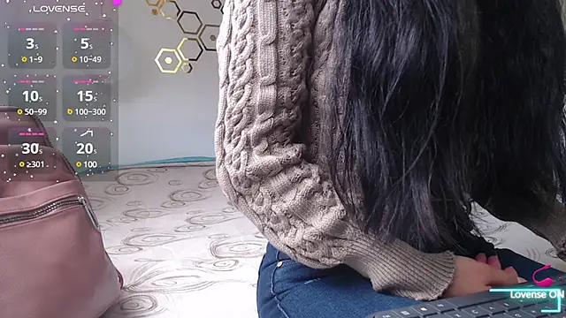 adriscute online show from February 11, 8:20 pm