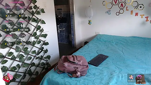 adriscute online show from February 19, 7:59 pm